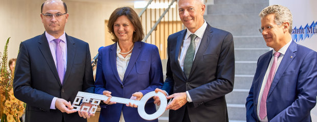 Steuercampus Schlüsselübergabe Steuercampus Schlüsselübergabe